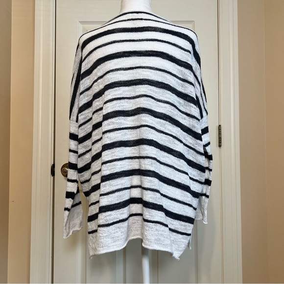 Gauzy, Beachy Striped Lou & Grey Long Sleeve Sweater Grey and White Size Small - Picture 3 of 7
